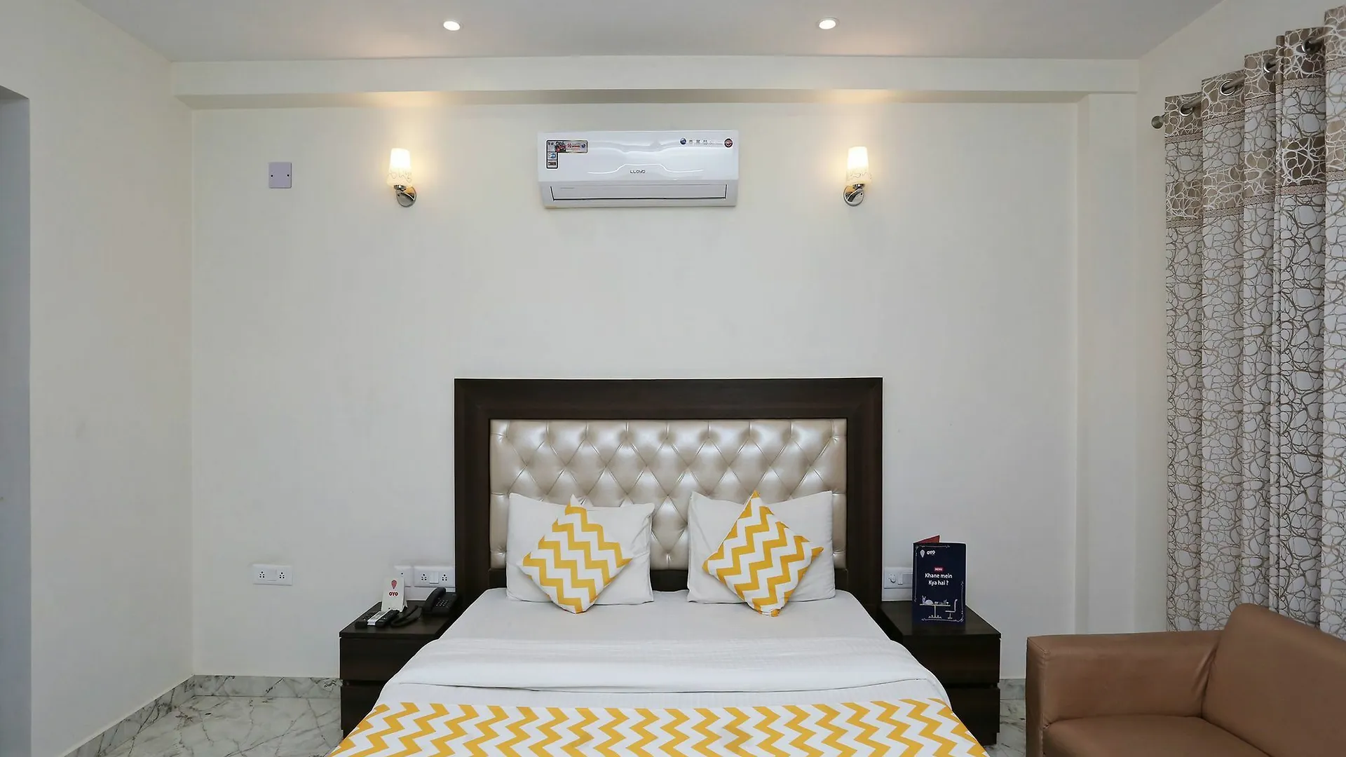 Oyo 14482 Live Inn Gurgáon Szálloda